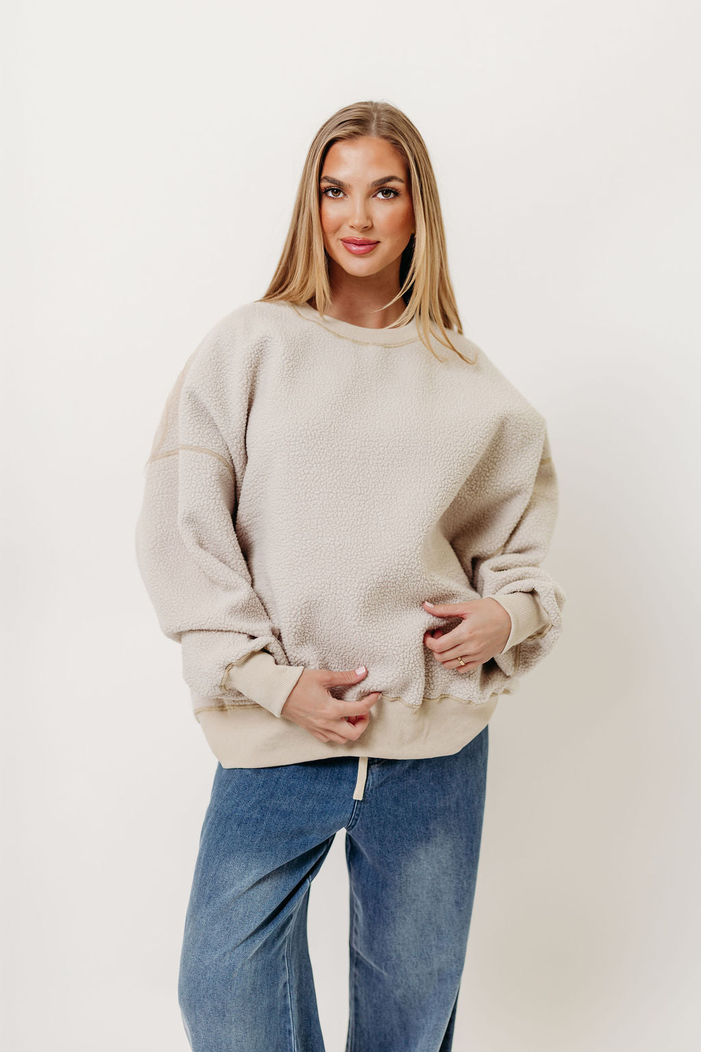 Liv Reversible Fleece Sweatshirt in Natural