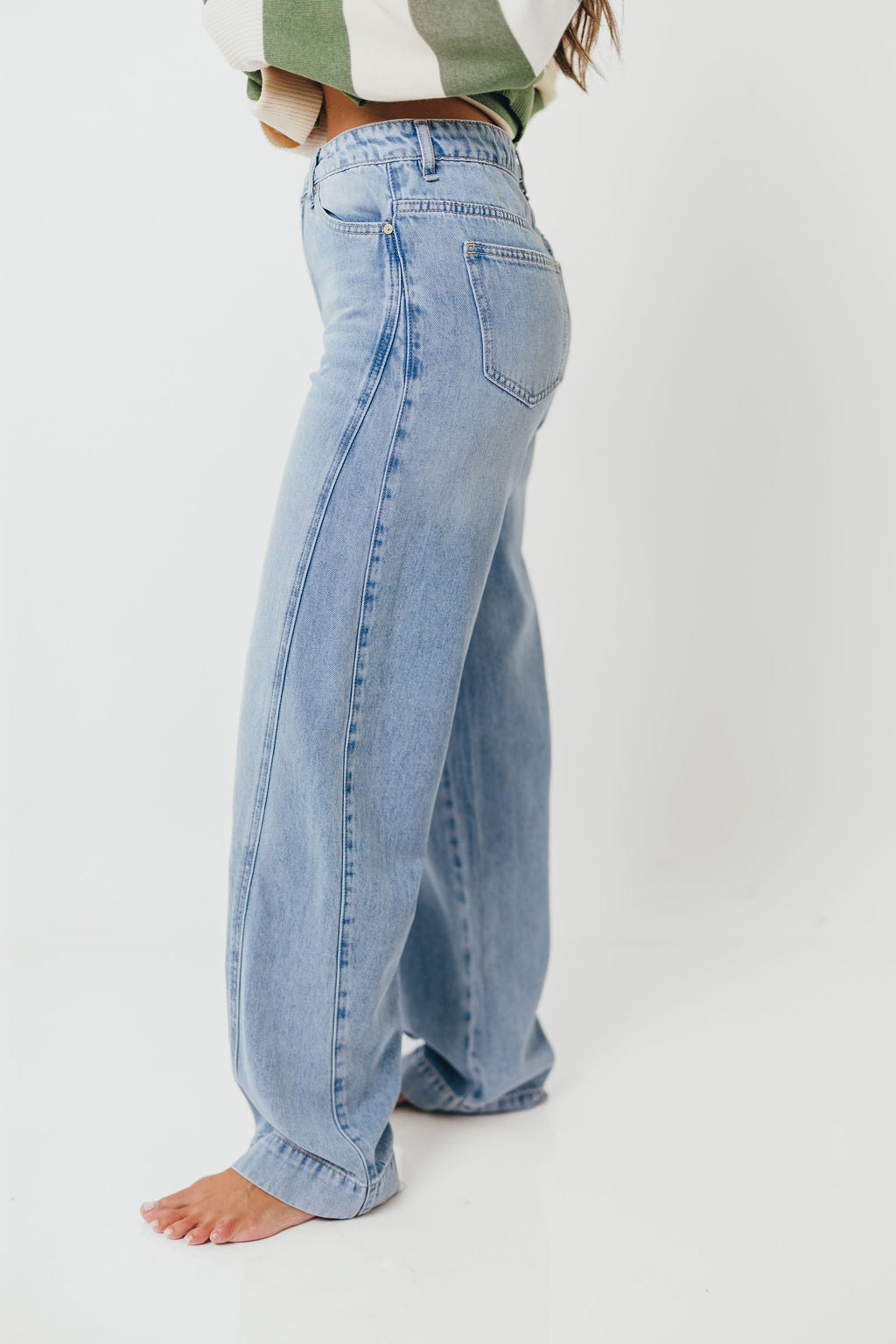 Bryson Relaxed Barrel Jeans in Splash