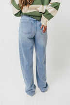 Bryson Relaxed Barrel Jeans in Splash