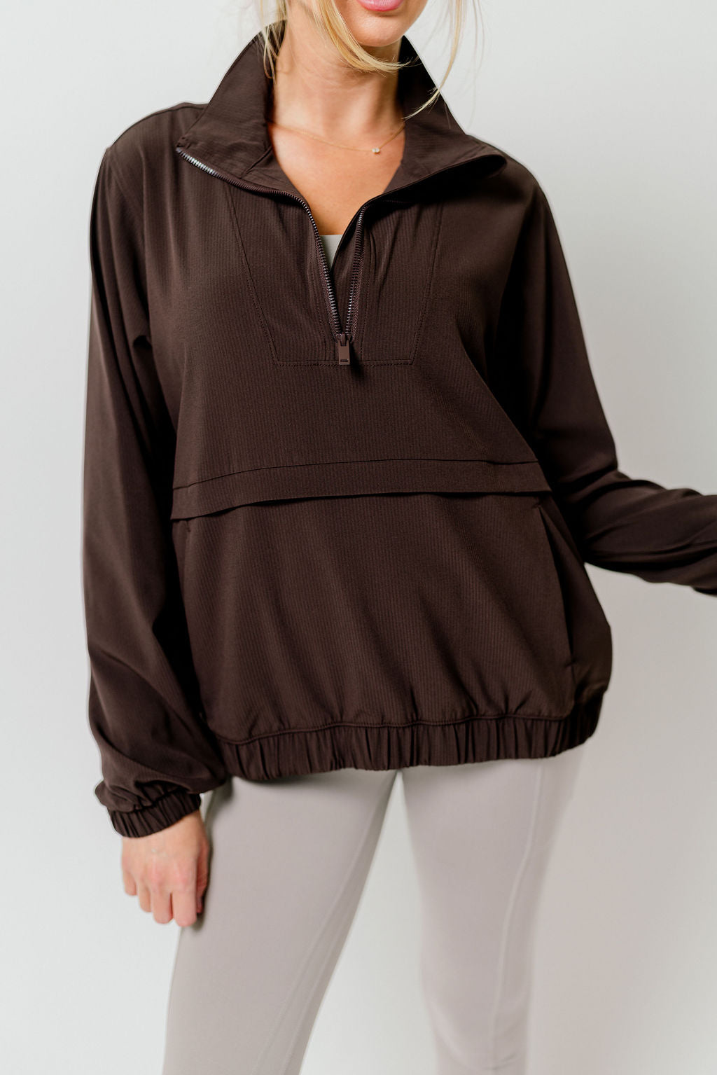 Atlas Crinkle Woven Quarter Zip Active Jacket in Espresso