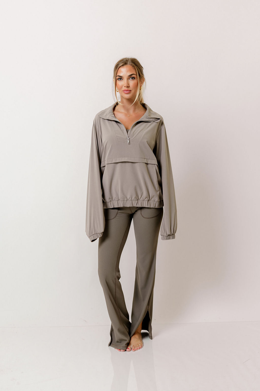Atlas Crinkle Woven Quarter Zip Active Jacket in Stone Taupe