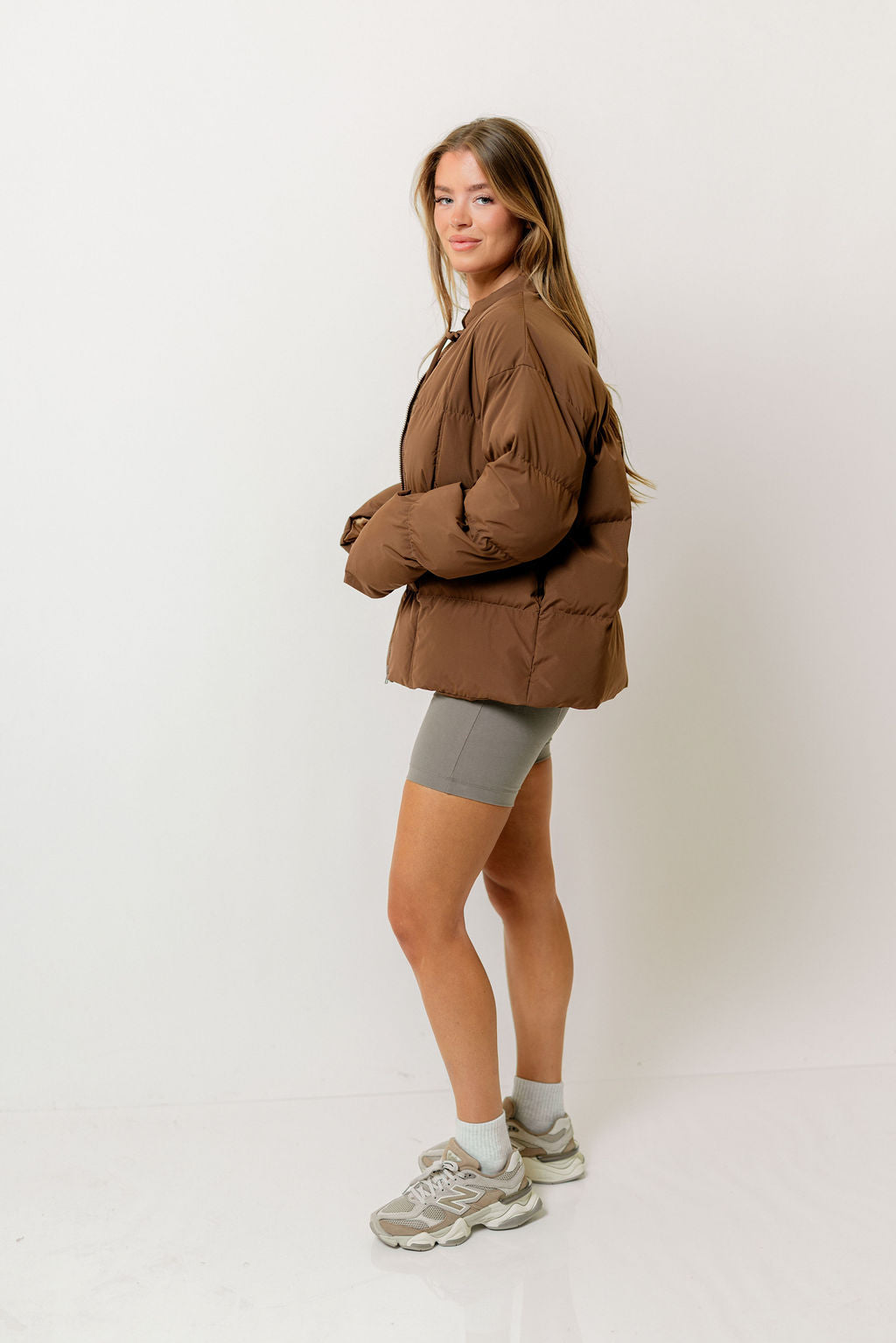 Mila Puffer Jacket in Brown