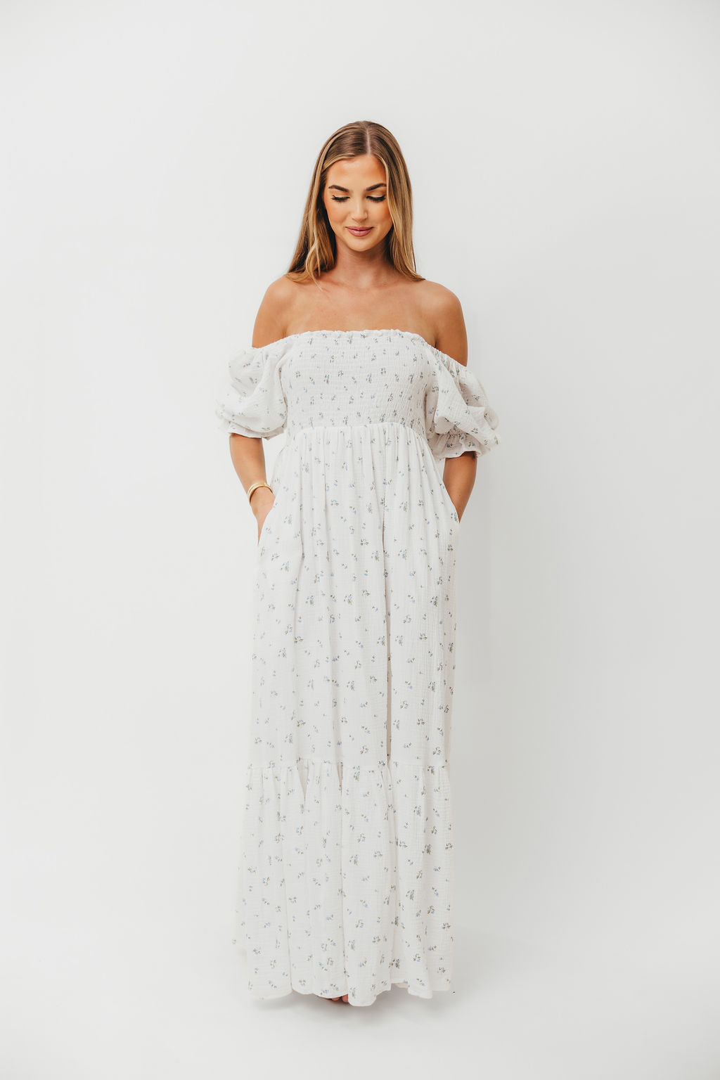Livvy 100% Cotton Maxi Dress in Off-White / Blue Floral - Bump Friendly & Inclusive Sizing