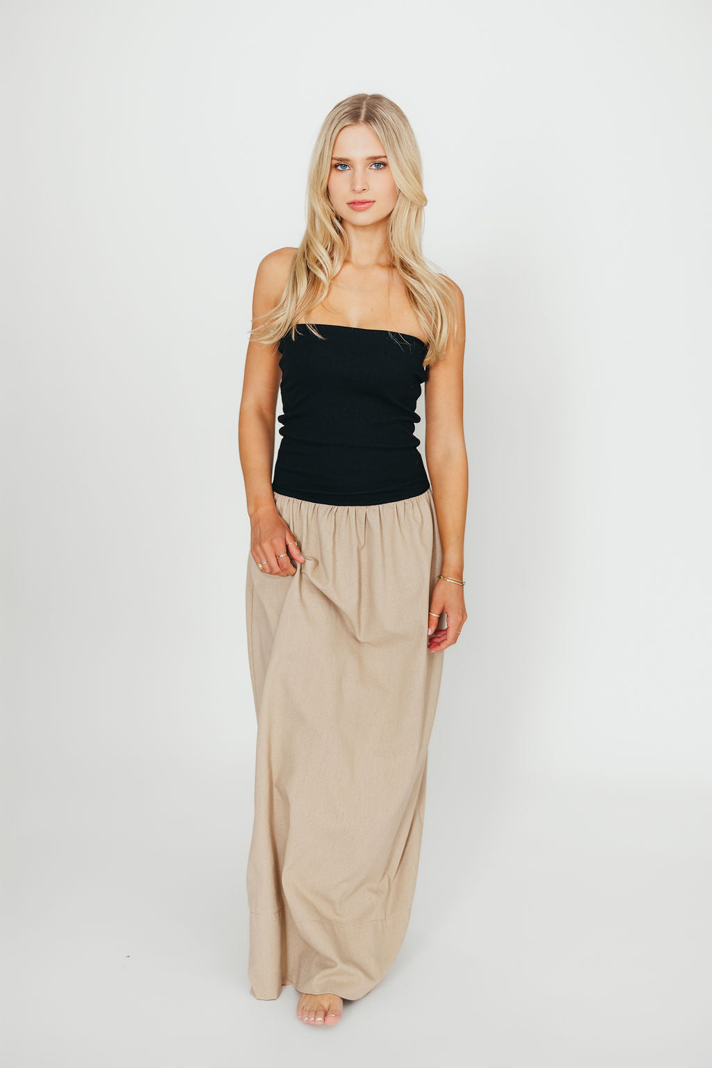 Kaylee Linen and Ribbed Knit Maxi Dress in Black/Tan