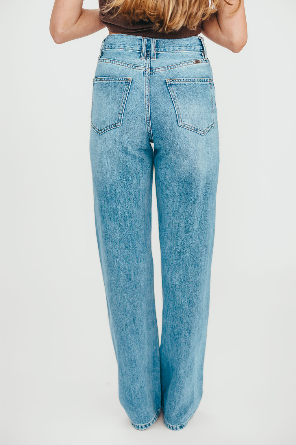 Tiffany 90s High-Rise Crisscross Waist Straight Jeans in Light Wash
