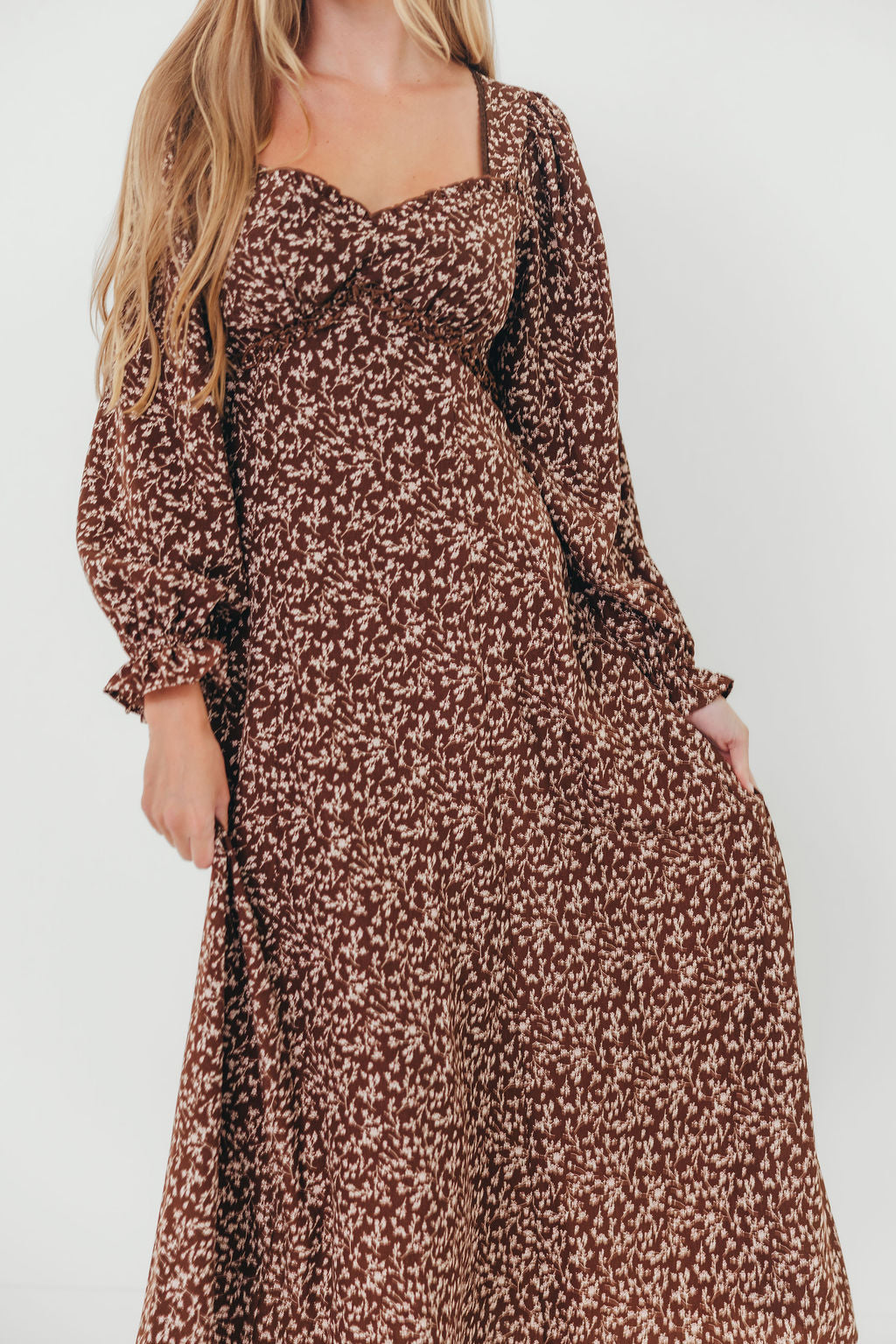 Erin Floral Maxi Dress in Mocha