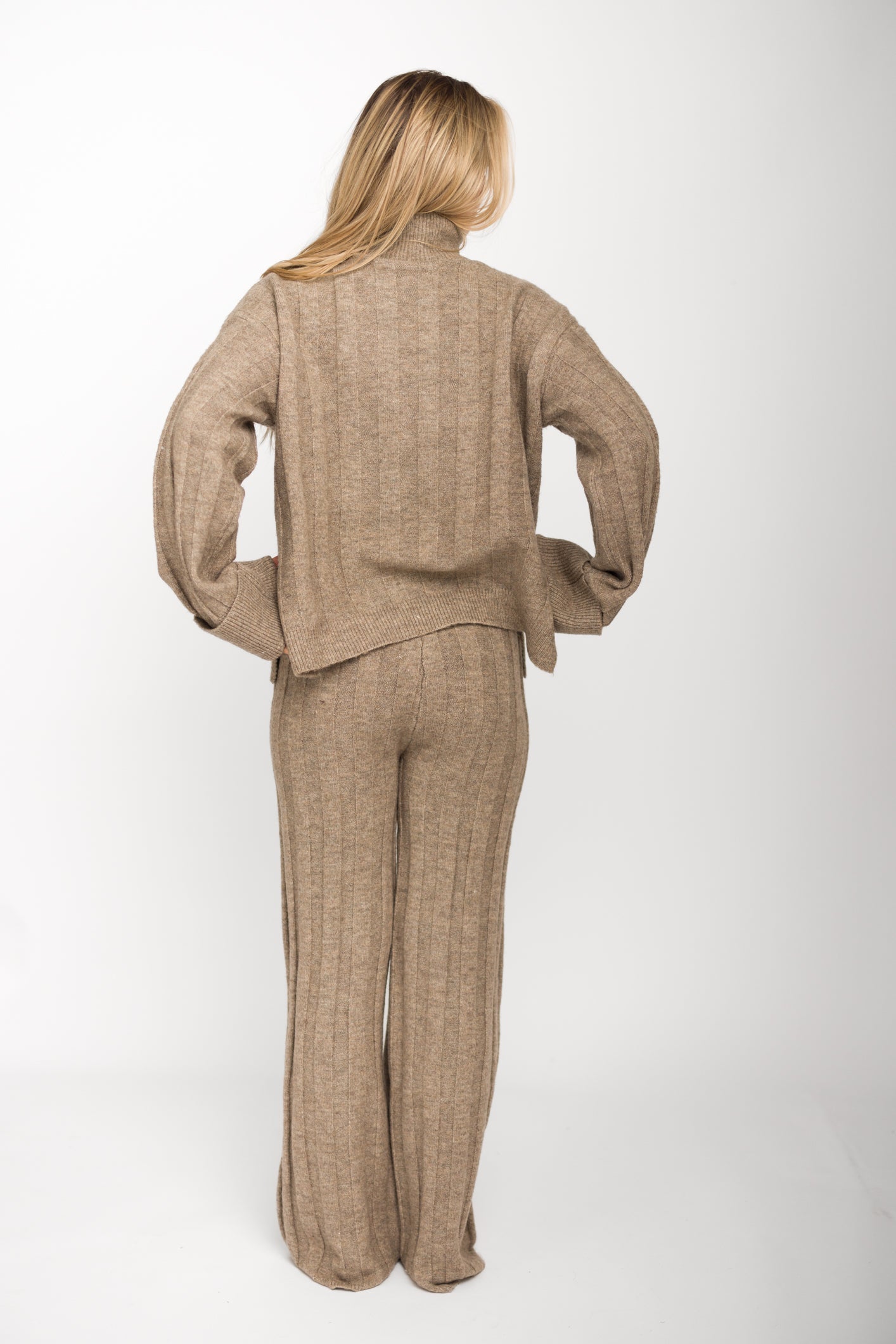 Kai Thick Ribbed Knit Two Piece Sweater Set in Taupe