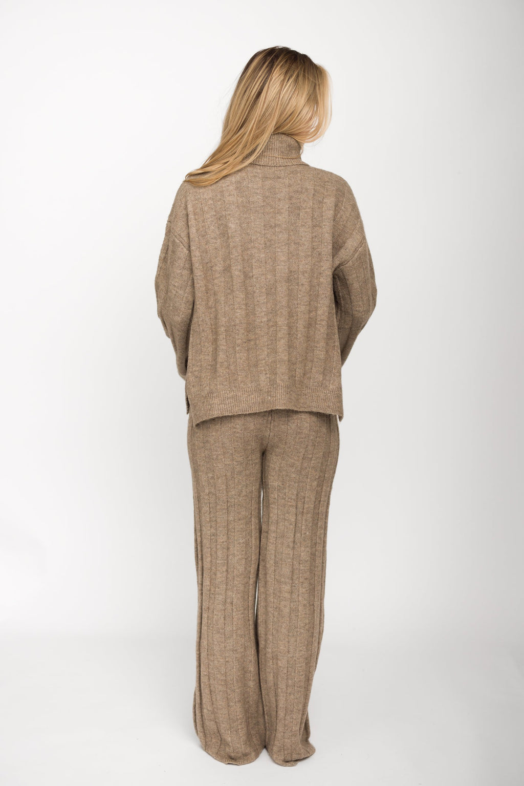 Kai Thick Ribbed Knit Two Piece Sweater Set in Taupe